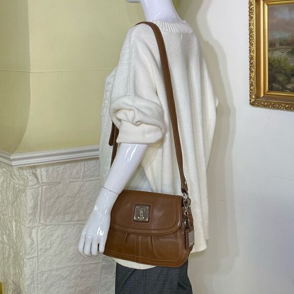 Tignanello Leather Organizer Shoulder Bag - Picture 2 of 14